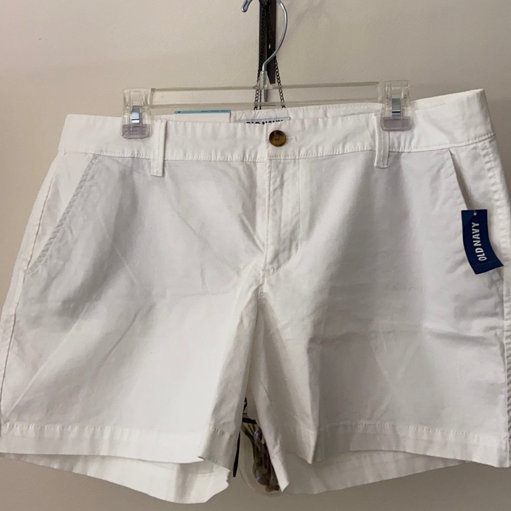 White Old Navy short new with tags size 12